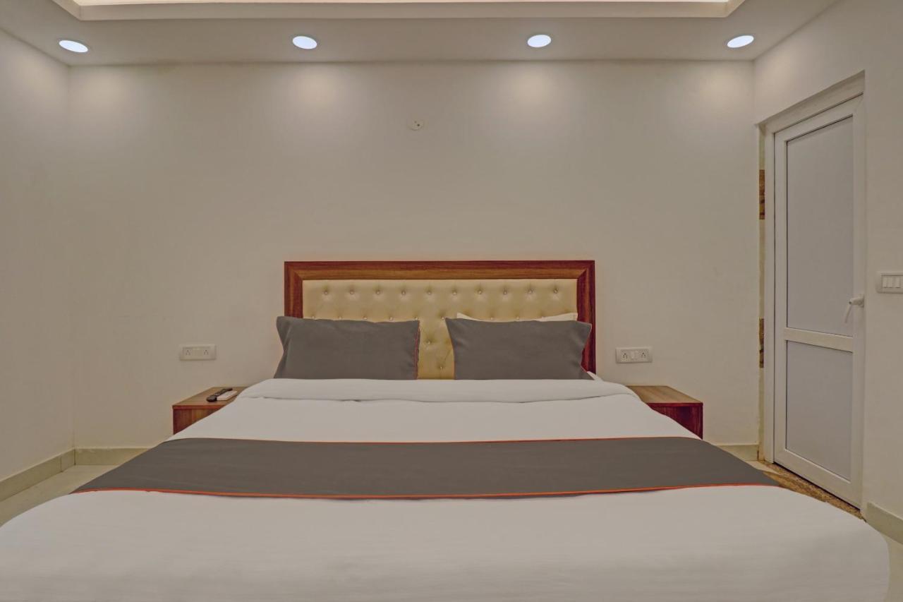 Collection O Spot Light Near Tughlakabad Station Metro Station Hotel Indraprastha Екстериор снимка