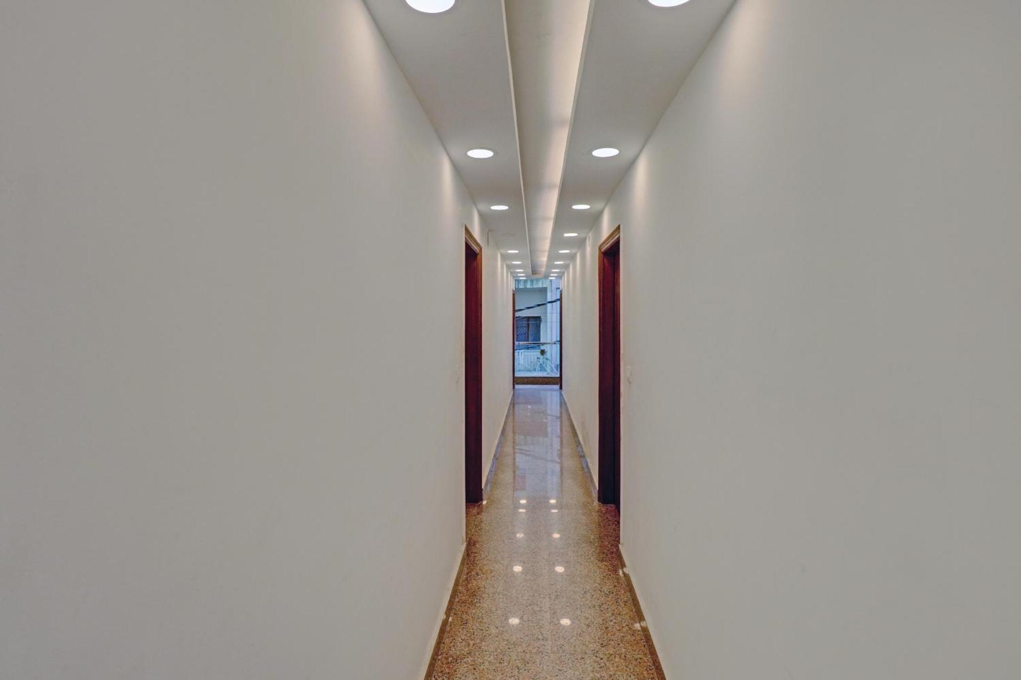 Collection O Spot Light Near Tughlakabad Station Metro Station Hotel Indraprastha Екстериор снимка