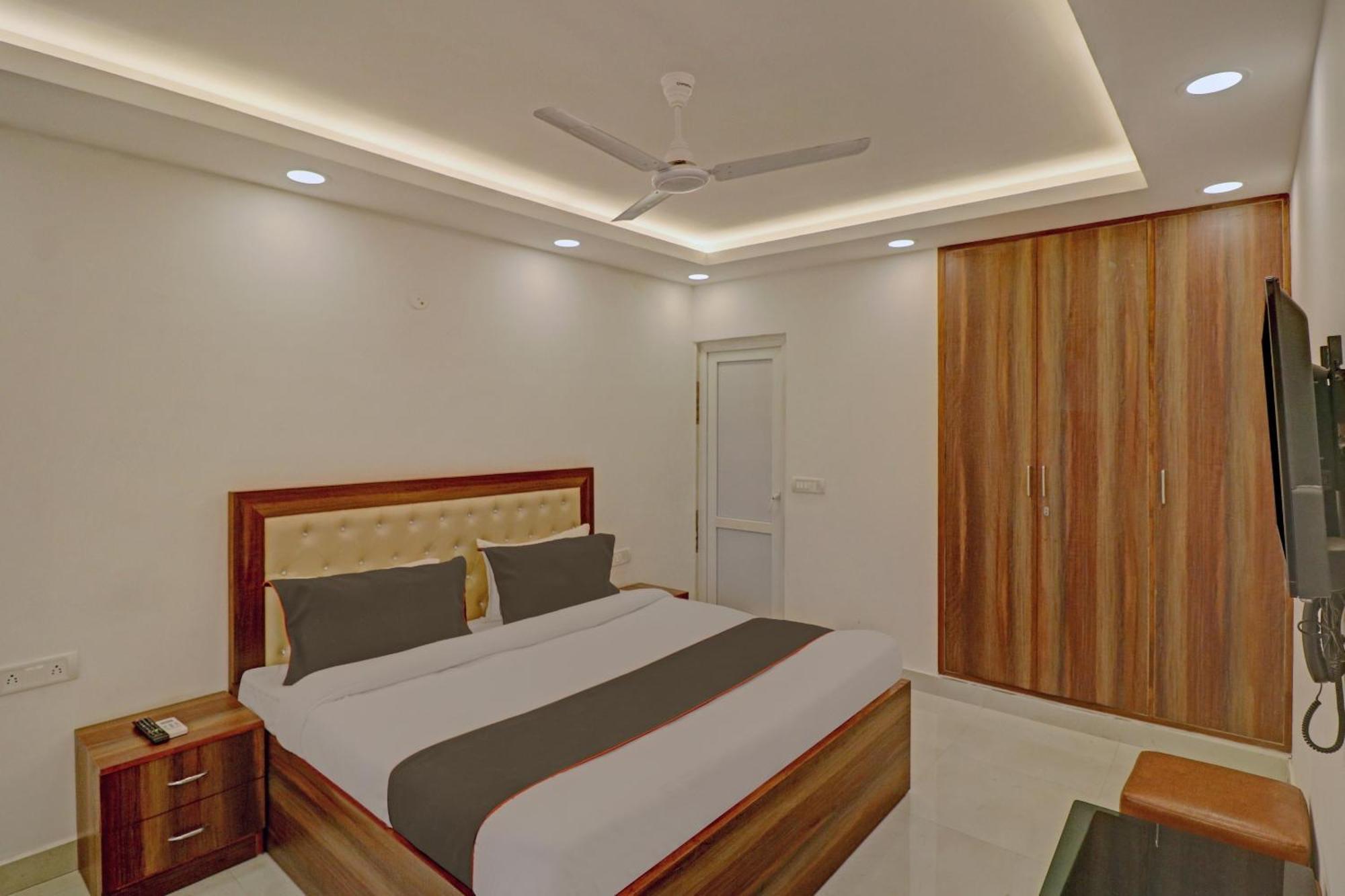 Collection O Spot Light Near Tughlakabad Station Metro Station Hotel Indraprastha Екстериор снимка