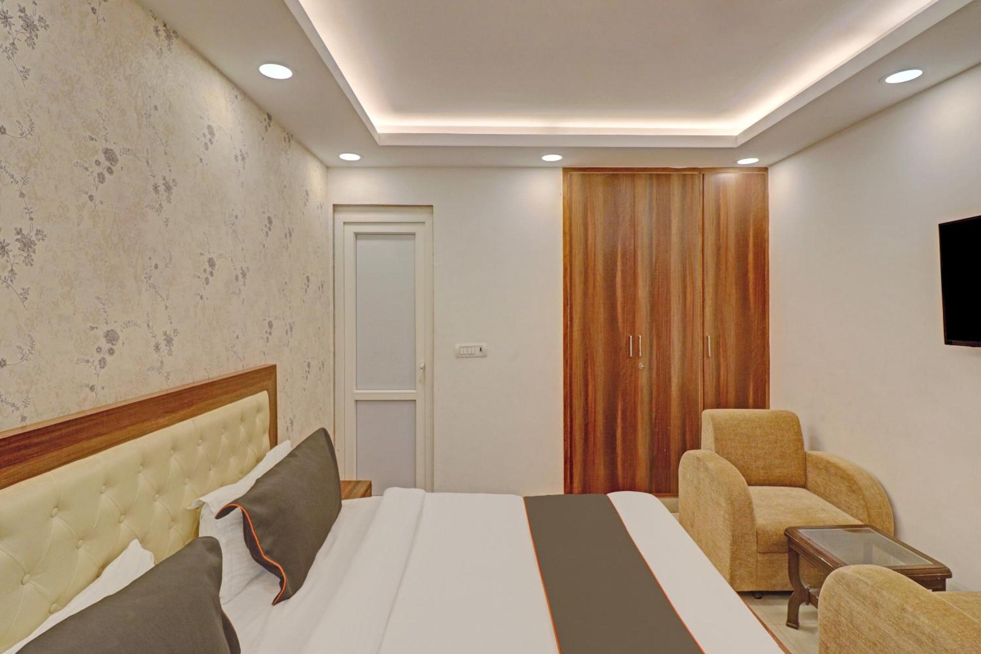 Collection O Spot Light Near Tughlakabad Station Metro Station Hotel Indraprastha Екстериор снимка